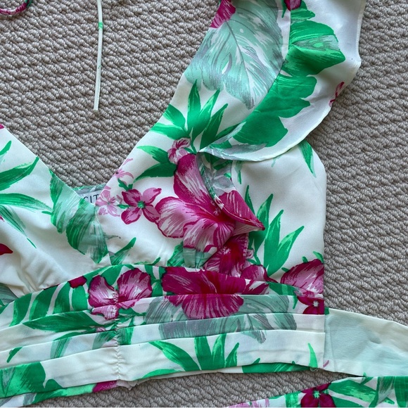 CityLux Cropped Floral Blouse Size S - Picture 4 of 16